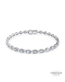 White gold Idyll bracelet, iconic design reinvented with lab-grown pear diamonds.
