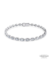 White gold Idyll bracelet, iconic design reinvented with lab-grown pear diamonds.